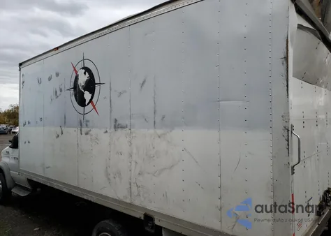 2002 Ford Econoline E550 Super Duty Cutaway Van z USA, uszkodzony, nr VIN 1FDAE55F32HB60373